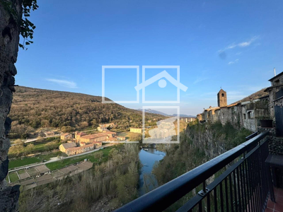 Local en Castellfollit de La Roca Girona